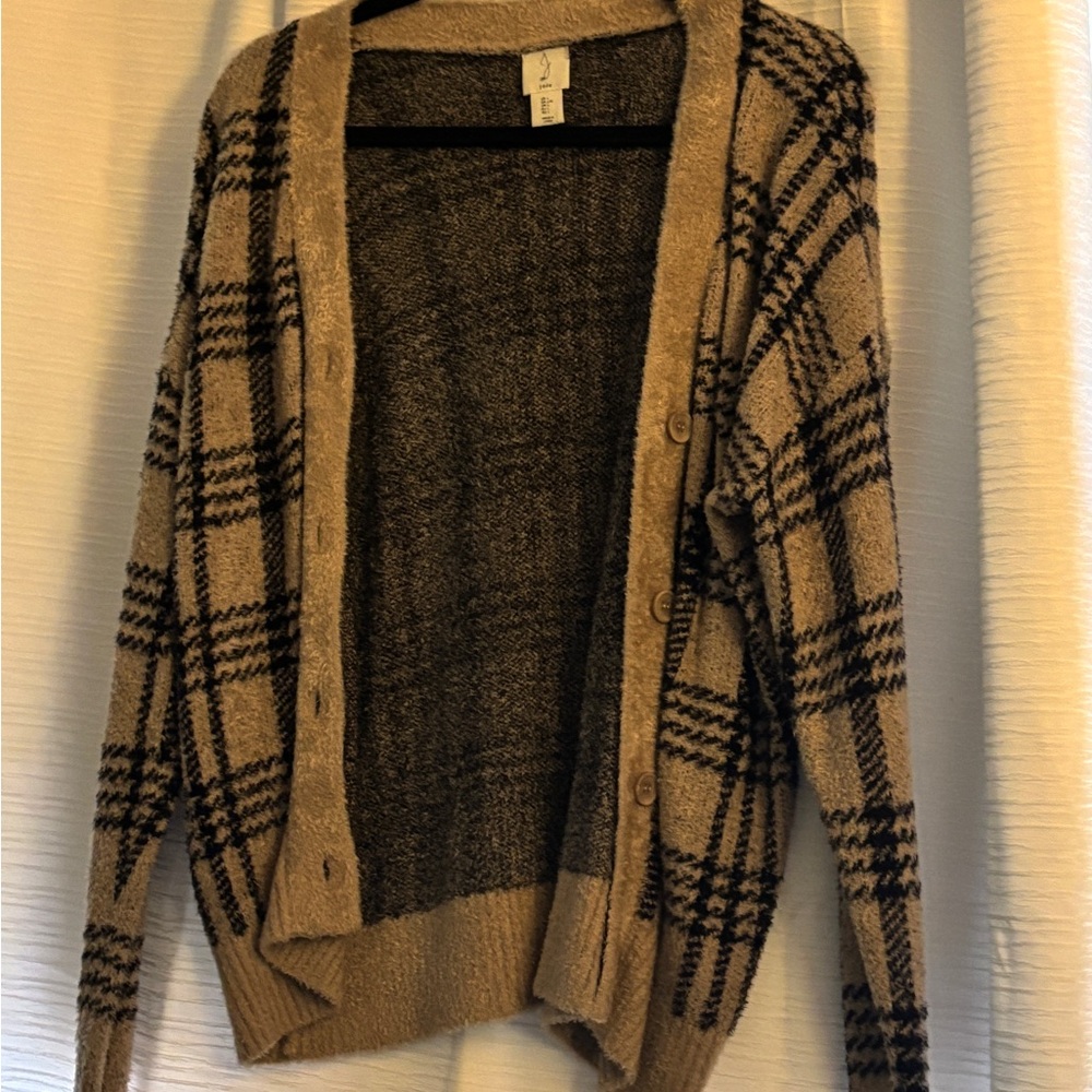 Super soft cardigan. Worn once
